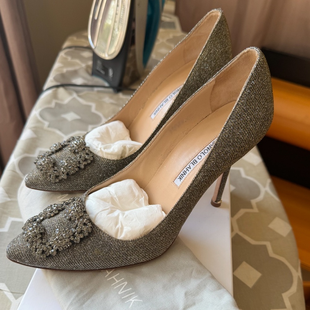 MANOLO BLAHNIK BRONZE/METALLIC PUMPS